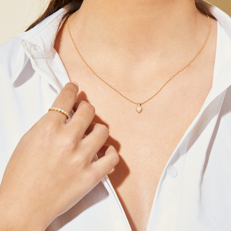 14k Gold Pear Peridot Shape Necklace