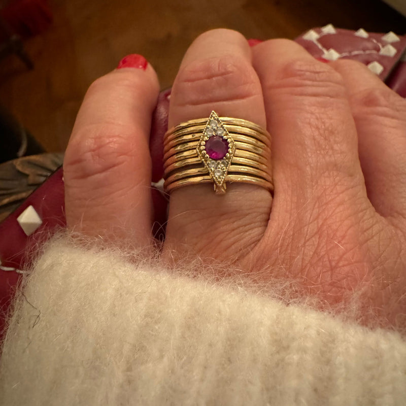 Brigitte Ruby&Diamonds Multi-Rows Hammered Ring