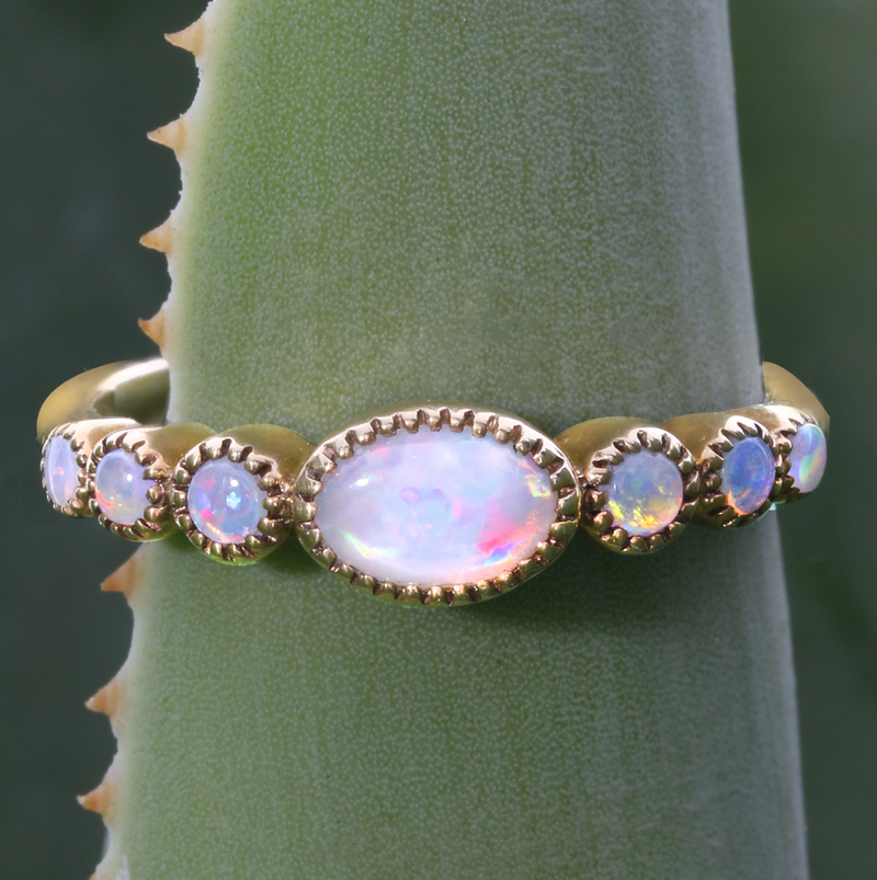 18k Amy Opals Graduated Ring